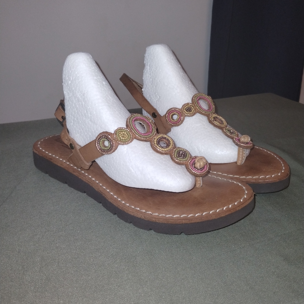 Woman's leather hand beaded Sandals Anthropologie Laidback London size 39 size 8